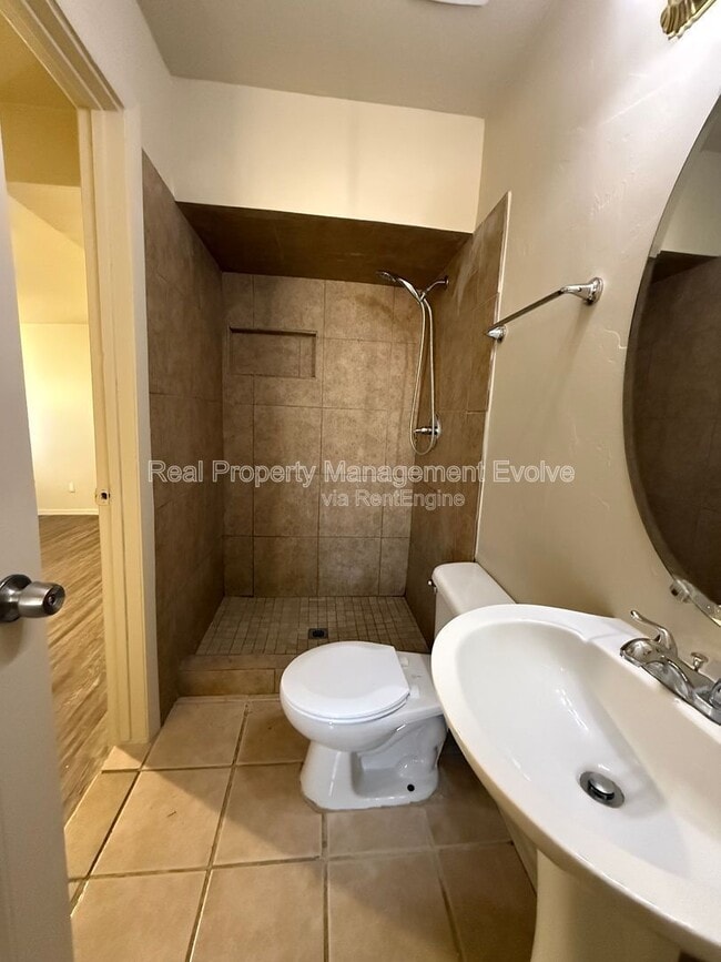 Building Photo - 4717 N 82nd Ave