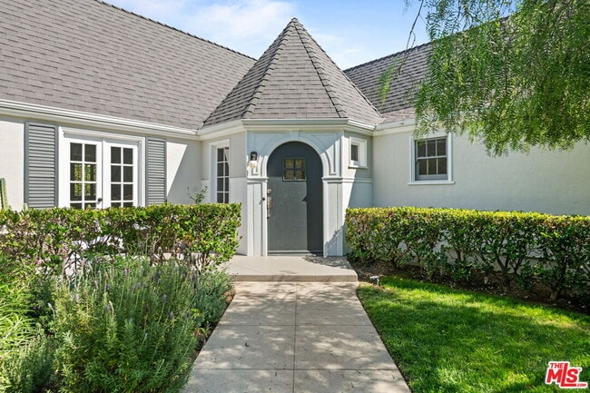 Building Photo - 234 N Ridgewood Pl