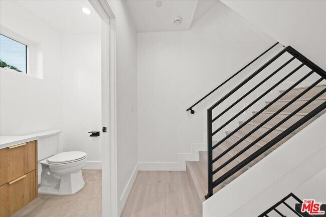 Building Photo - 4922 S Centinela Ave