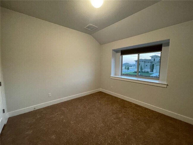 Building Photo - 248 Tanda Ln