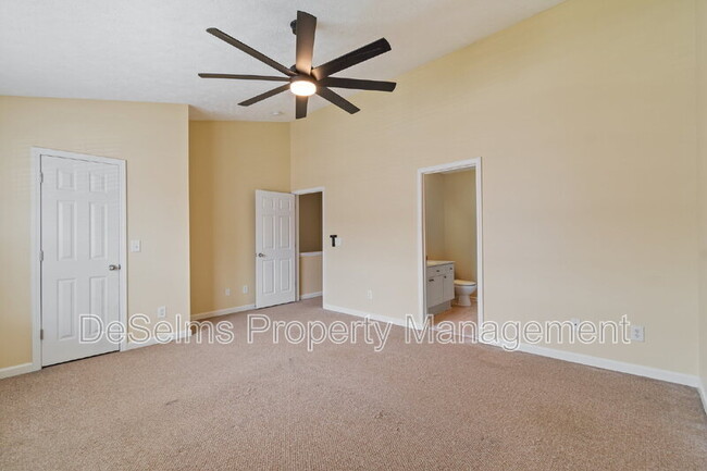 Building Photo - 612 Spence Enclave Way