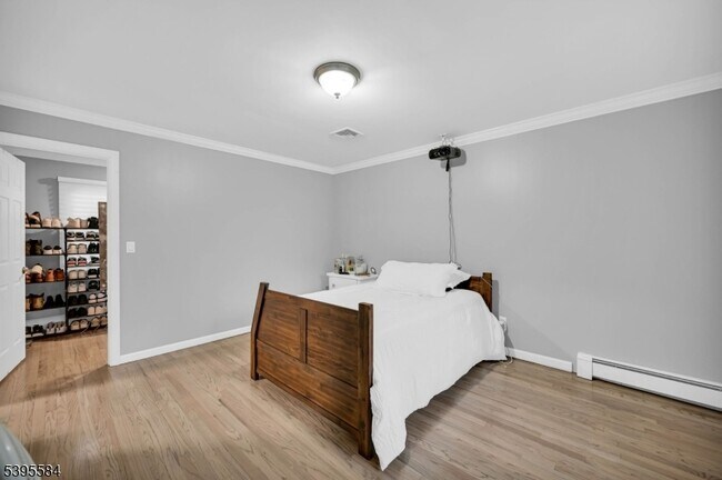 Building Photo - 15 Sweetwood Ct