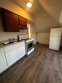 Building Photo - 1034 Chelton Ave