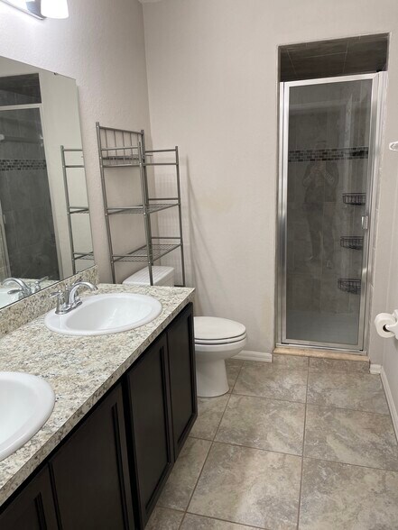 Building Photo - 27515 Desert Willow Way