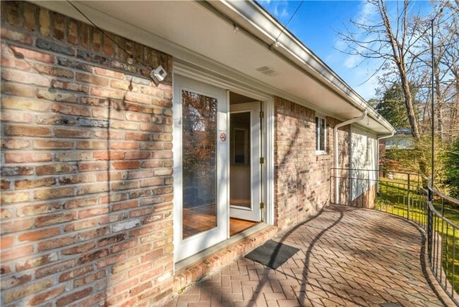 Building Photo - 2301 Echo Hills Cir NE