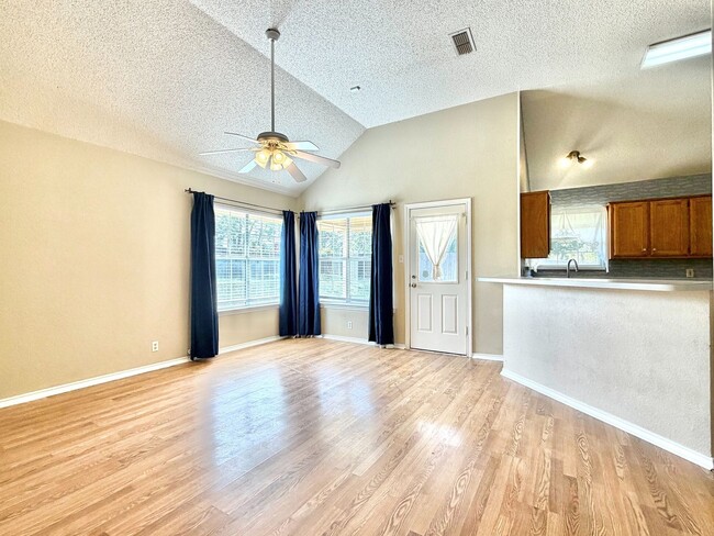 Building Photo - 2633 Bauer Dr