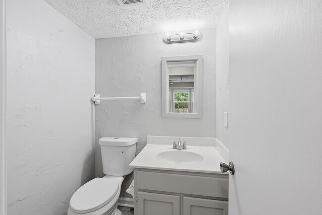 Building Photo - 205 Brownsfell Dr