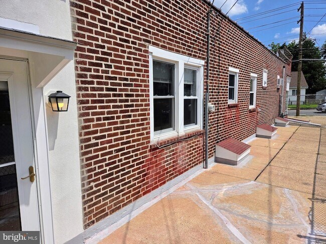 Building Photo - 1125 Prospect St