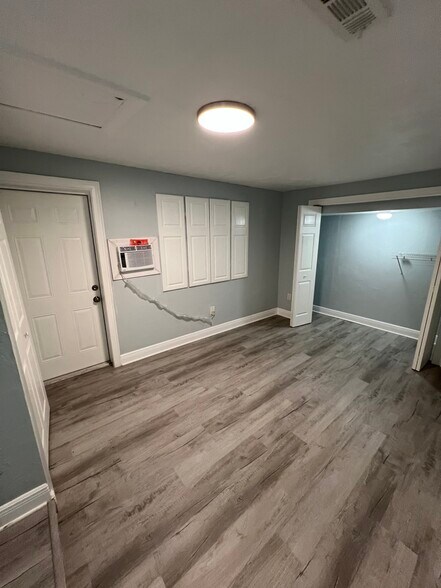 Building Photo - 5337 Pasadena Dr