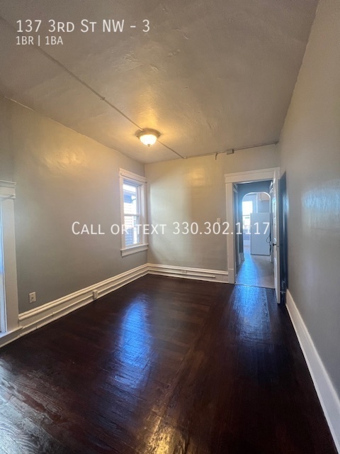 Building Photo - One bedroom second level apartment for ren...