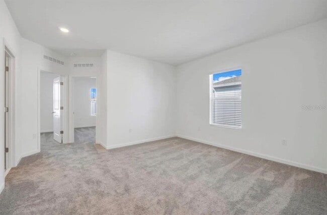 Building Photo - 2550 Skyline Lp