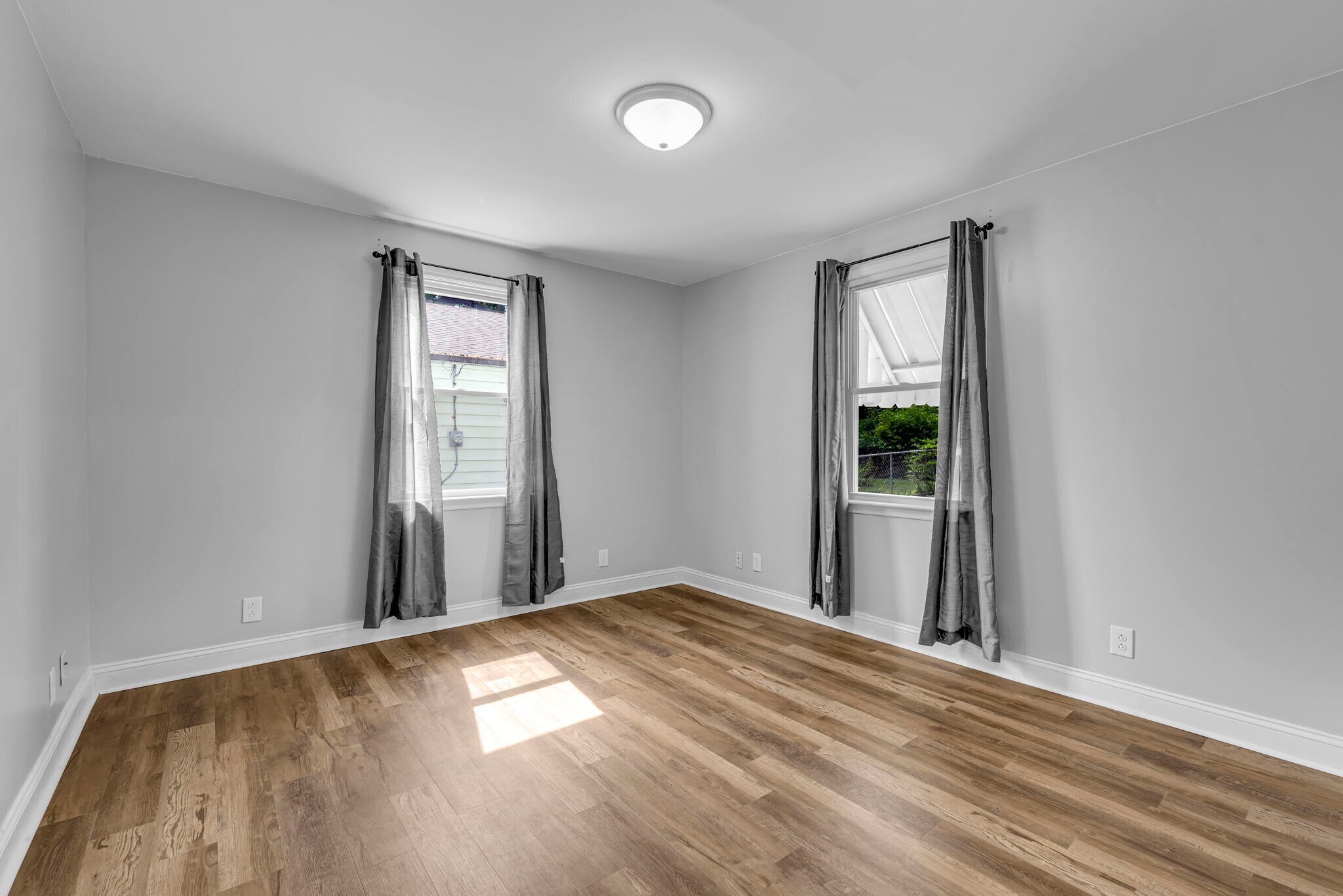 Master Bedroom - 9440 Kathlyn Dr