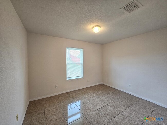 Building Photo - 5705 Mandalay Dr