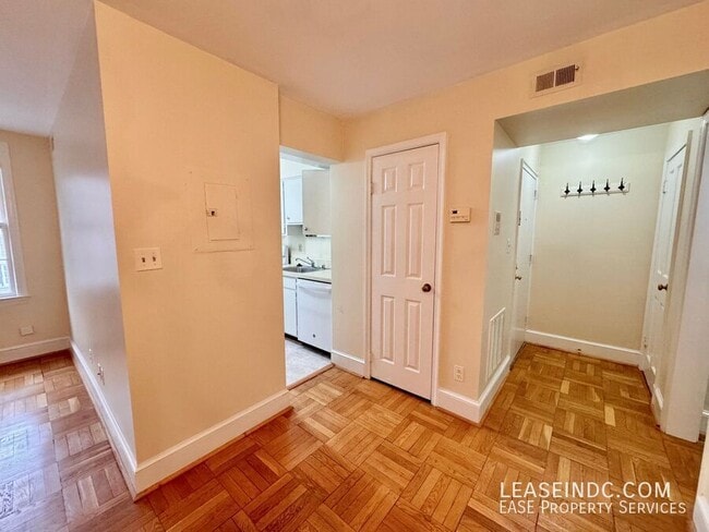Building Photo - 2721 Ordway St NW