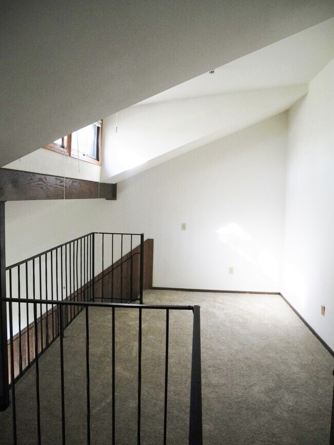 Building Photo - 213 W Beltline Hwy