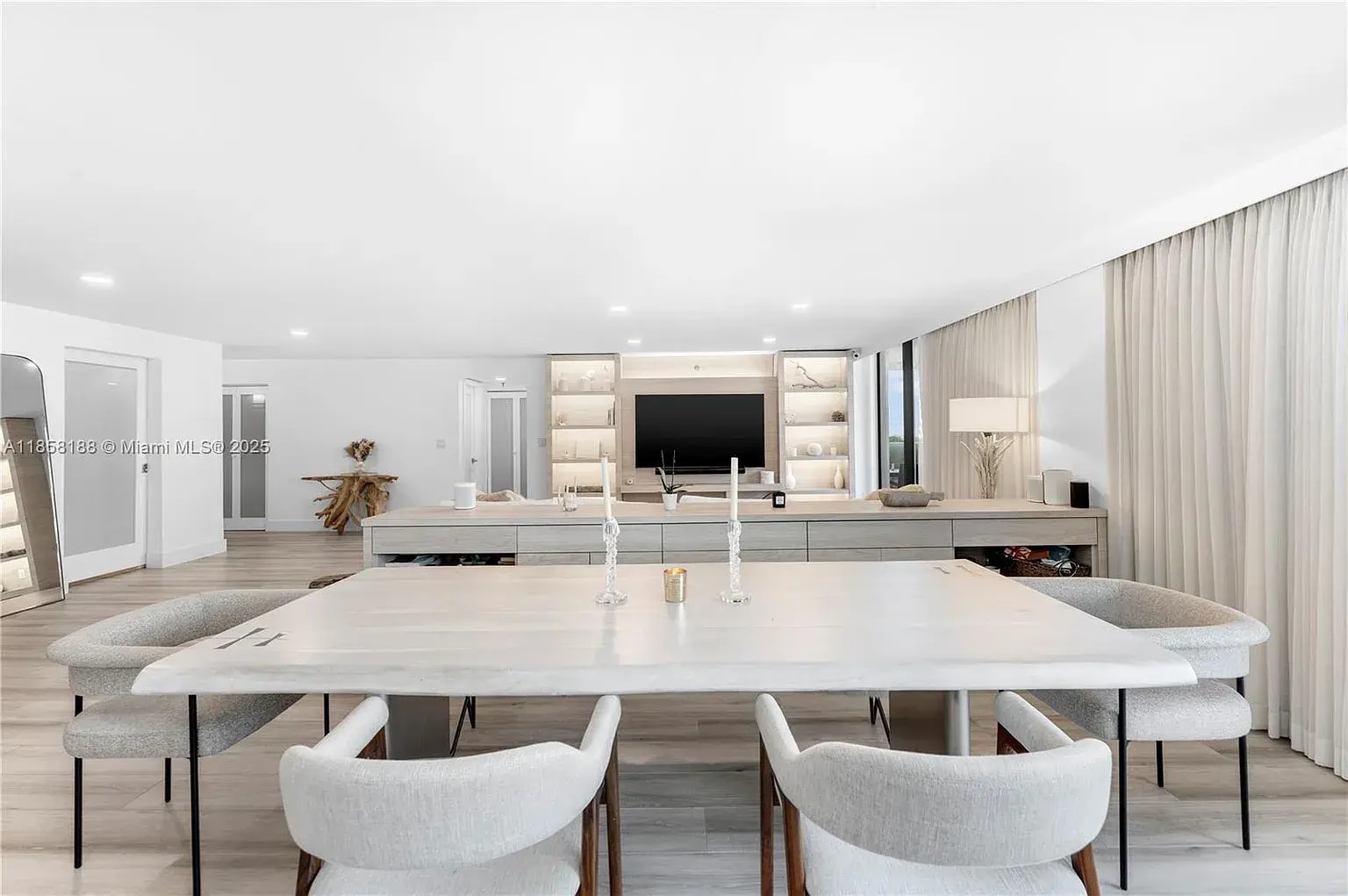 Building Photo - 2401 Collins Ave