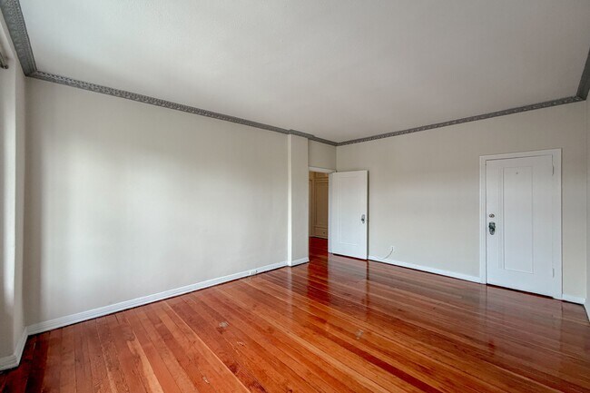 Building Photo - 1314 Hayworth Ave