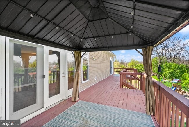 Building Photo - 943 Castle Rock Ln