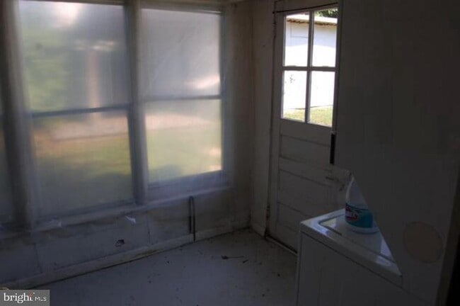 Building Photo - 2 Spruce Ln