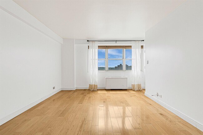 Building Photo - 102-30 66th Rd