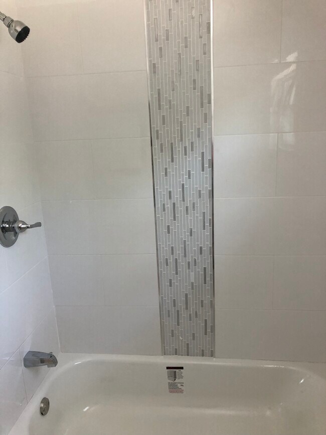 Building Photo - 10410 Azalea Dr