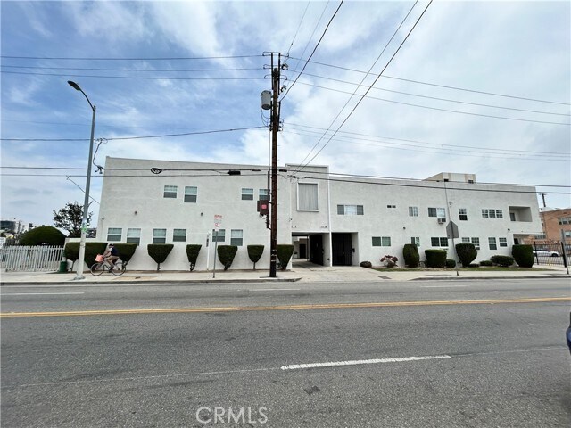 Building Photo - 1032 Normandie Ave