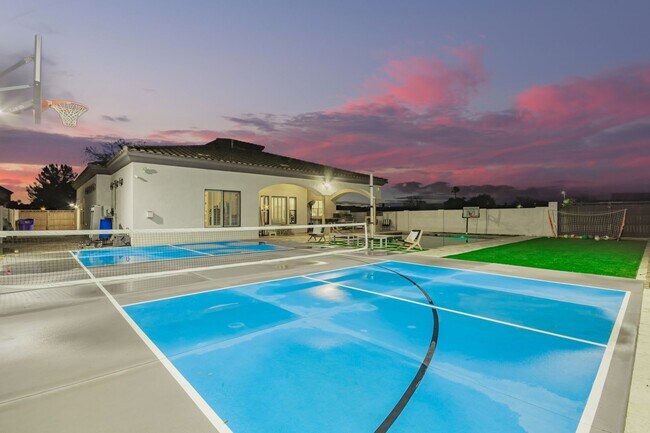 Building Photo - Beautiful 6-bedroom basement home