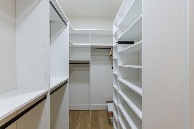 Building Photo - 81 Delmont Dr NE