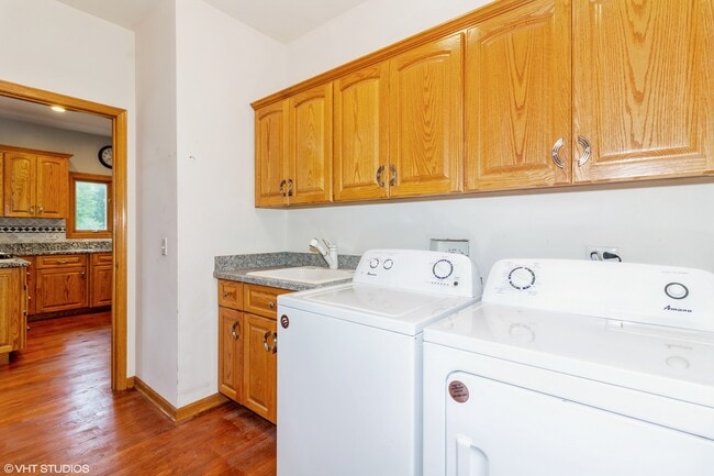 Building Photo - 11457 S Cindy Ct