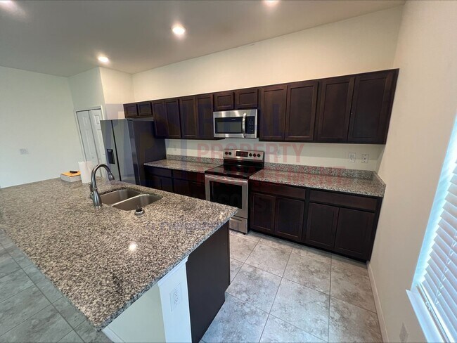 Building Photo - 351 Sweetwater Dr