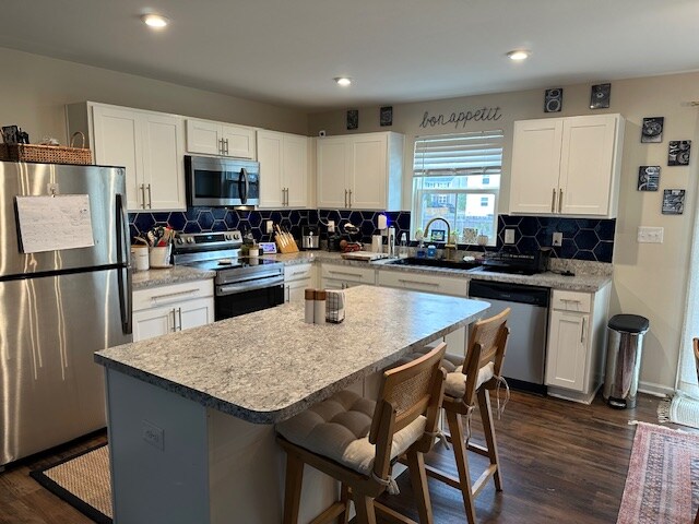 Building Photo - 5505 Noble Ave