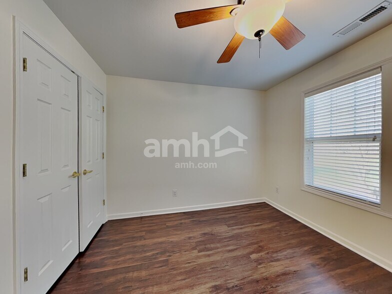 Building Photo - 118 Greenway St