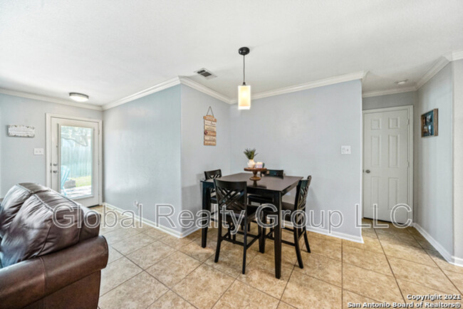 Building Photo - 10807 Bridle View Dr