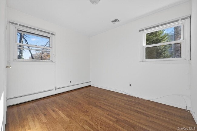 Building Photo - 8 Blueberry Ln