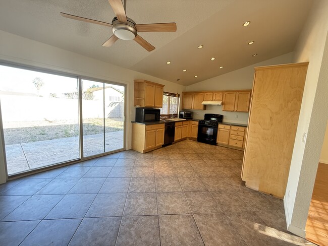 Building Photo - 3180 S Lindell Rd