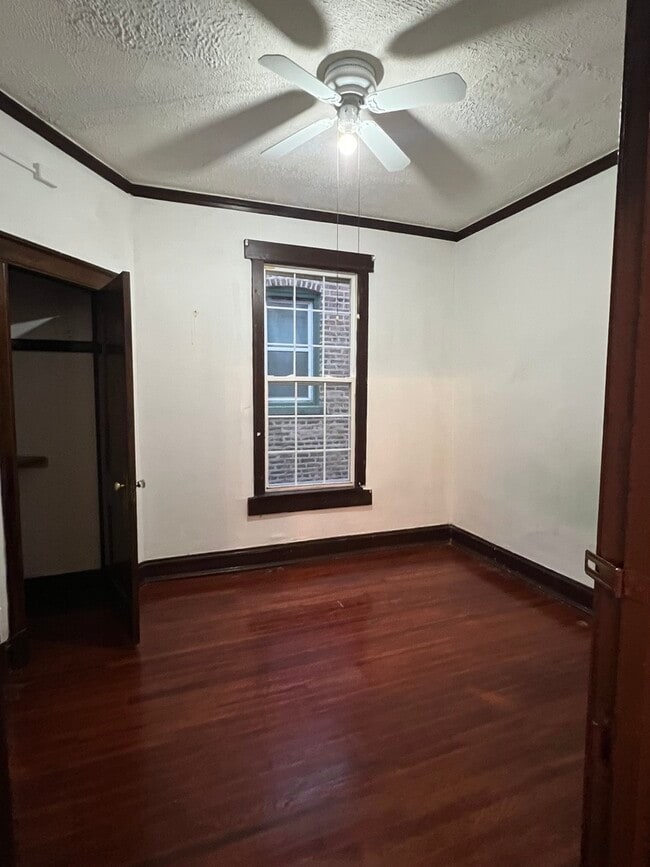 Building Photo - 4839 N Claremont Ave