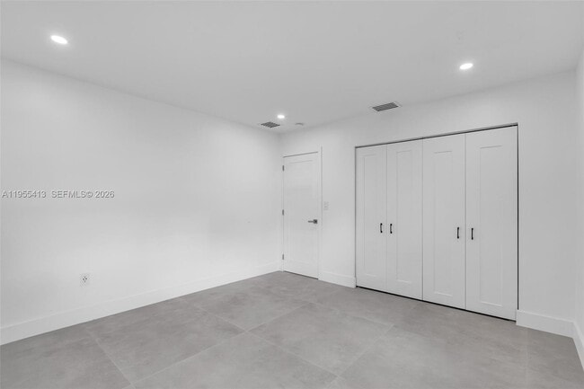 Building Photo - 1293 SW 22nd Ave