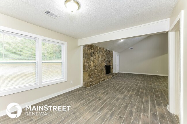 Building Photo - 1823 Quailwood Dr