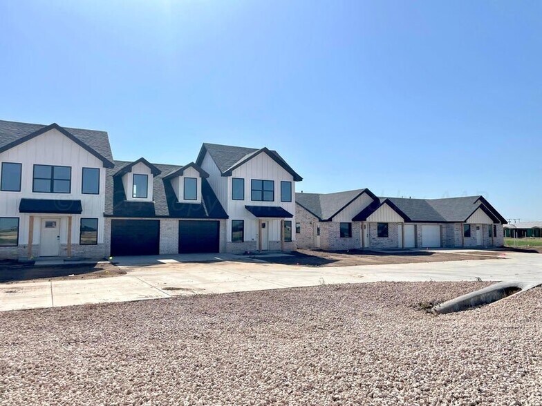 Building Photo - 14507 Periwinkle Dr