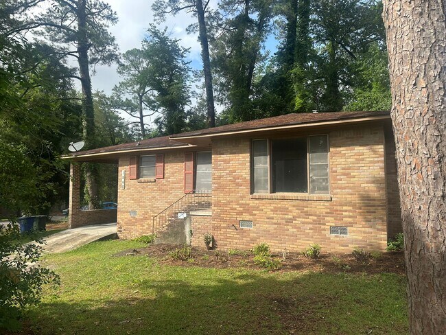 Building Photo - 1840 Windover St