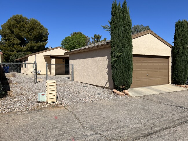 Building Photo - 635 S Vía Entrada