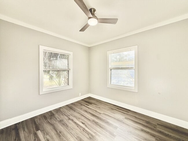 Building Photo - 1914 31st St S