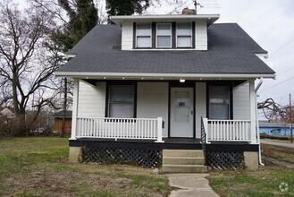 Building Photo - Spacious Home Sweet Home