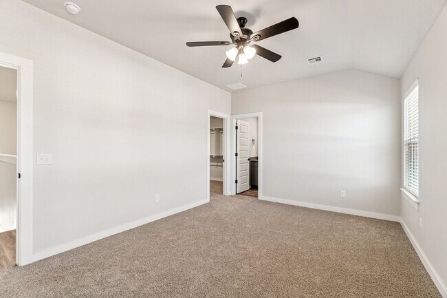 Building Photo - 19604 Molly Dr