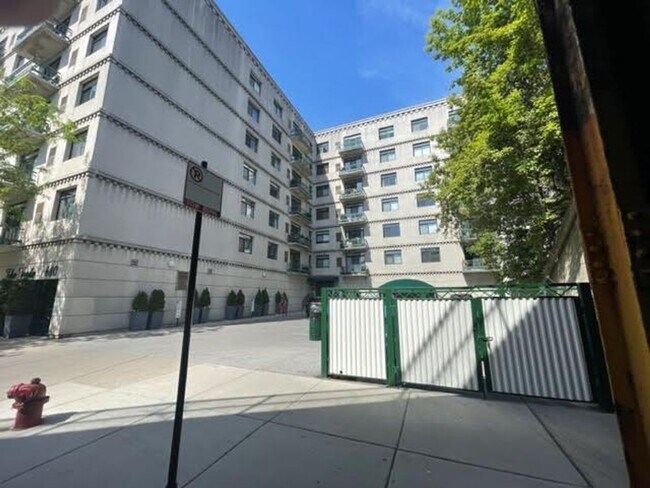 Primary Photo - 1 Bed 1 Bathroom River West