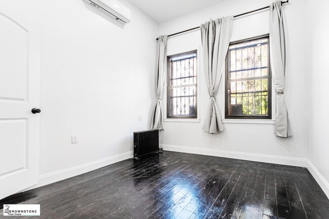 Building Photo - NO FEE! Carroll Gardens: Mint and Chic Dup...