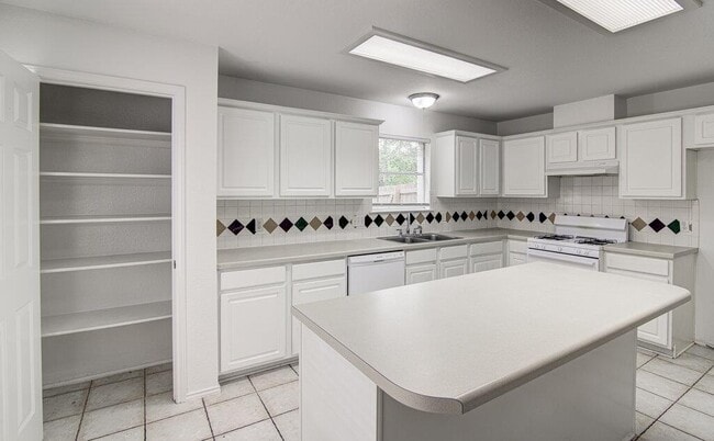Building Photo - 4300 Companeros Way