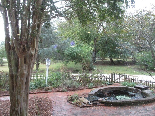 Building Photo - 14262 Shore Dr