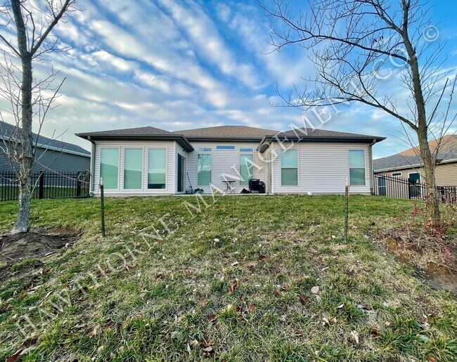 Building Photo - Beautiful 3 Bedroom Home in Southern Columbia