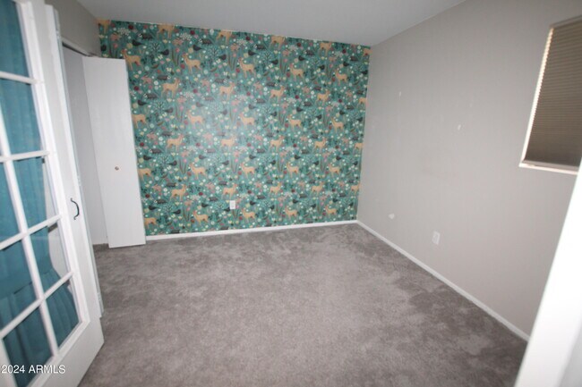Building Photo - 3119 W Cochise Dr